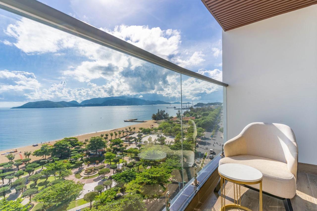 La Vague Hotel Nha Trang Extérieur photo