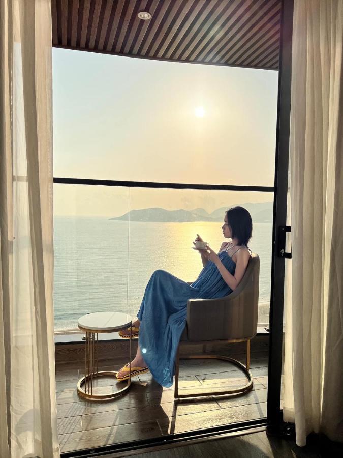 La Vague Hotel Nha Trang Extérieur photo